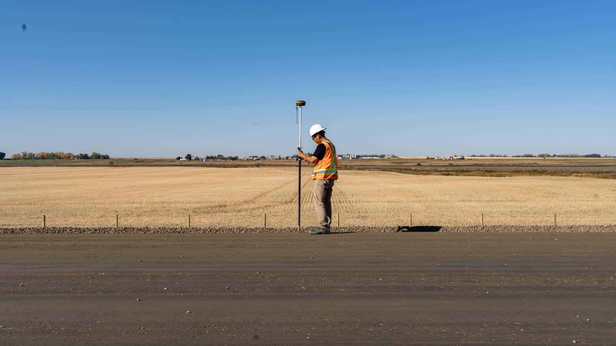 RTK vs Robotic Total Stations for One-Man Surveying | Bench Mark