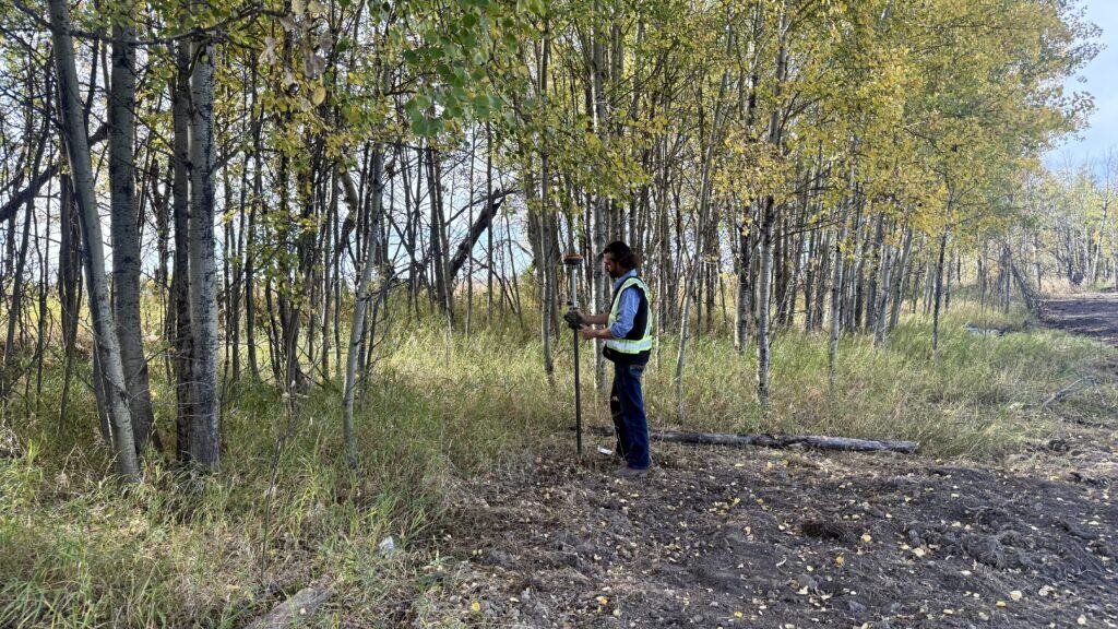 Topographic surveying with GNSS receiver in wooded area with limited satellite signal